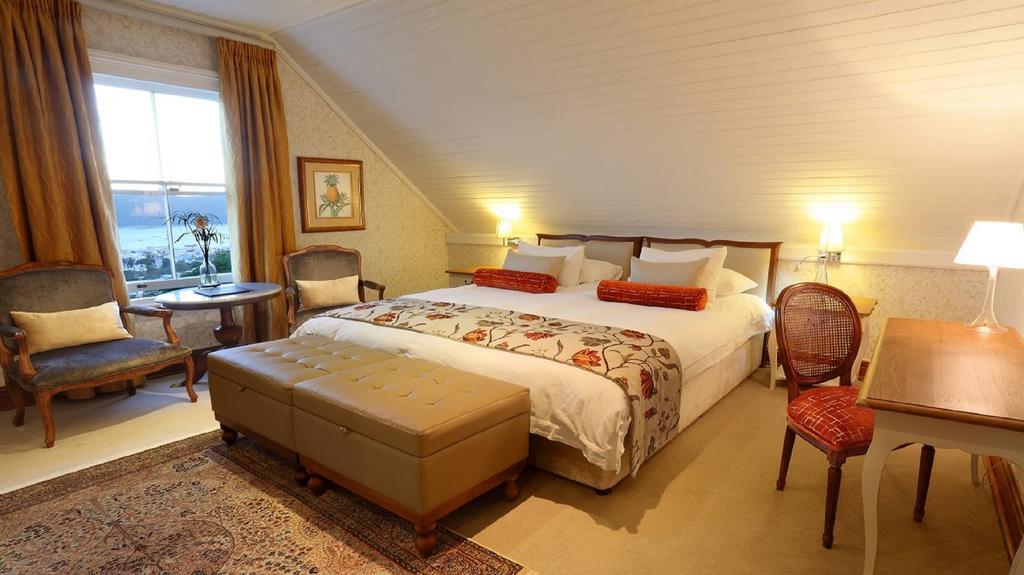 Falcons View Manor クニスナ 部屋 写真