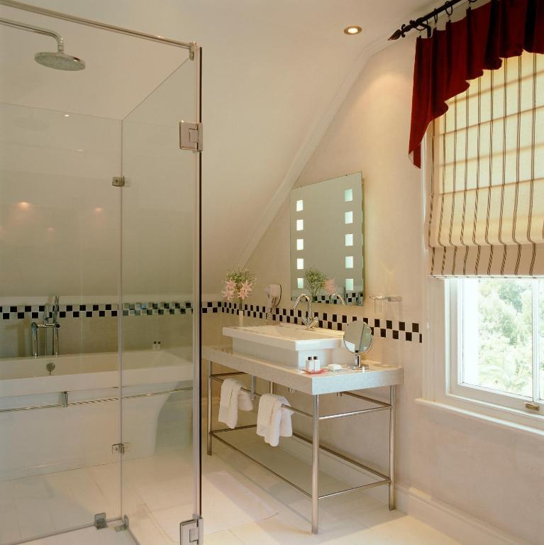 Falcons View Manor クニスナ 部屋 写真